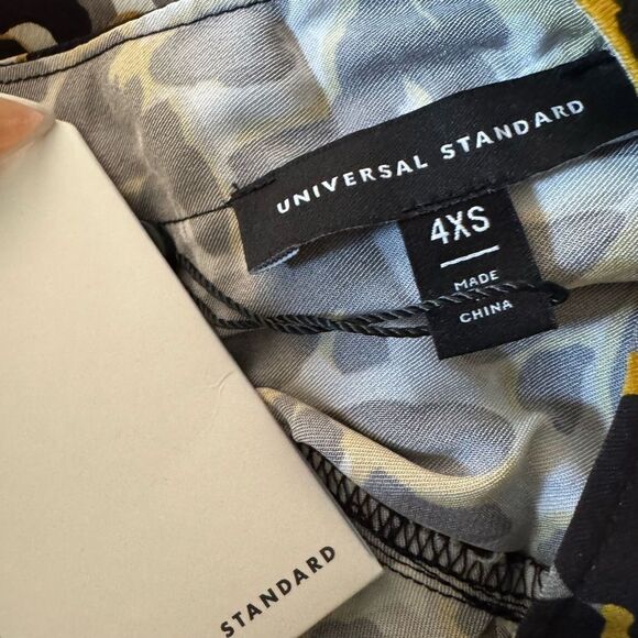 Universal Standard Leopard Print Cooling Stretch Cupro Button-Down Blouse - Picture 5 of 7